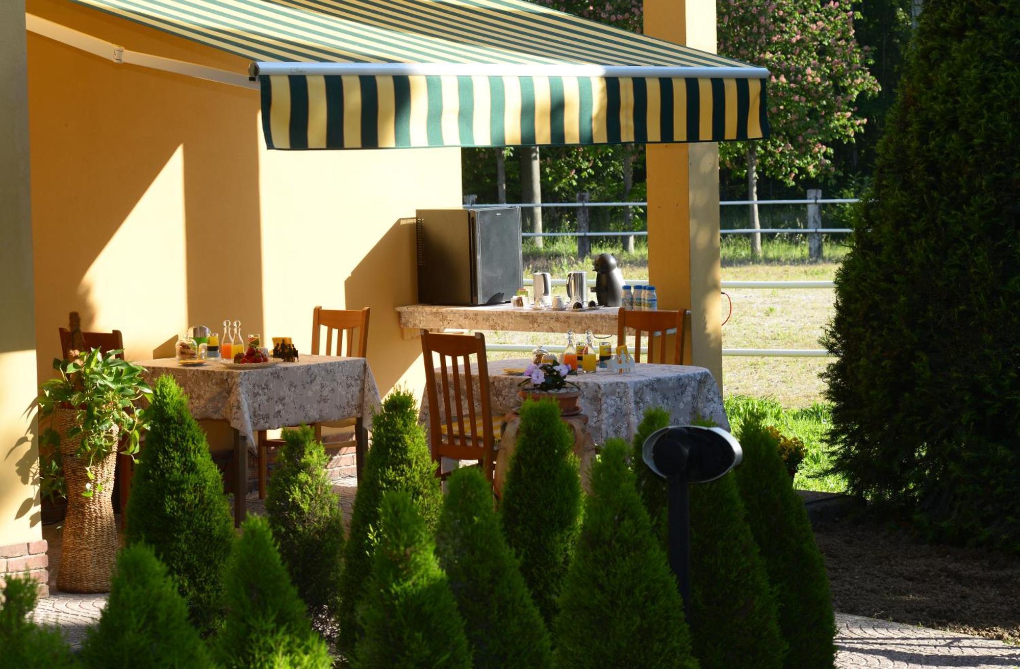 Pidkova Hotel Modena Exterior foto